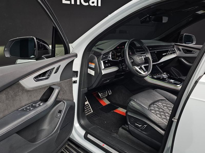 2022 Audi Q7 55 TFSI Quattro Premium photo 11
