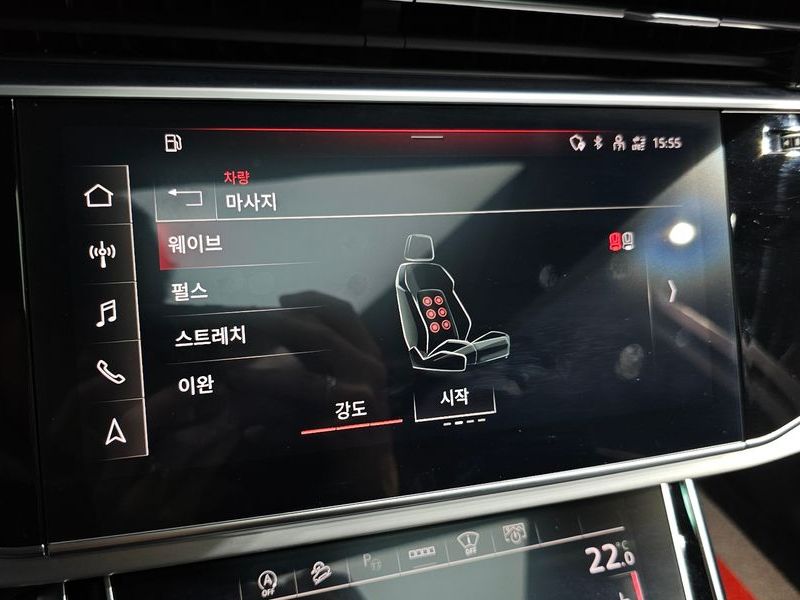 2022 Audi Q7 55 TFSI Quattro Premium photo 16