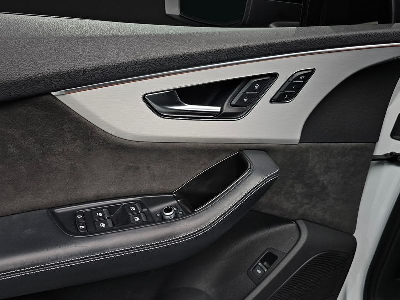2022 Audi Q7 55 TFSI Quattro Premium photo 19