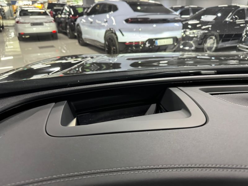 2025 Audi Q5 40 TDI Quattro S Line Black Edition photo 10