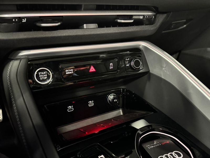 2025 Audi Q5 40 TDI Quattro S Line Black Edition photo 14