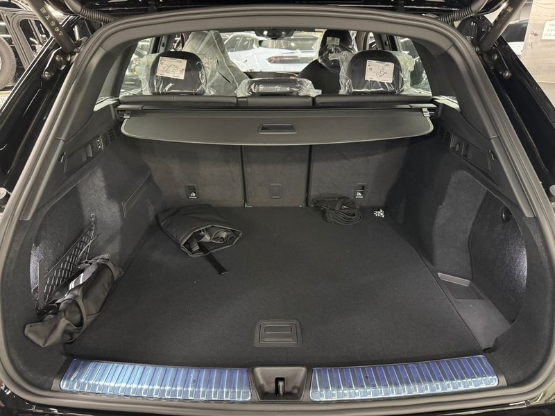 2025 Audi Q5 40 TDI Quattro S Line Black Edition photo 17