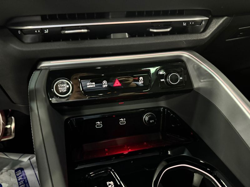 2025 Audi Q5 45 TFSI Quattro S Line Black Edition Sport Back photo 14