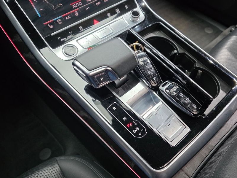 2021 Audi Q7 45 TDI Quattro Premium photo 9