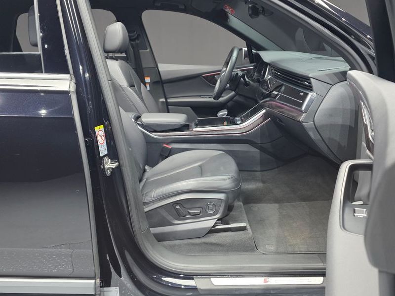 2021 Audi Q7 45 TDI Quattro Premium photo 11