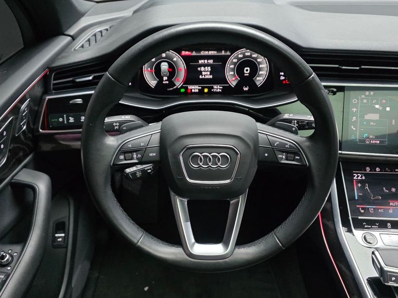 2021 Audi Q7 45 TDI Quattro Premium photo 13