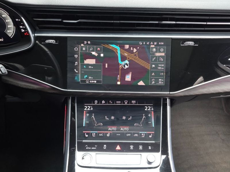 2021 Audi Q7 45 TDI Quattro Premium photo 15