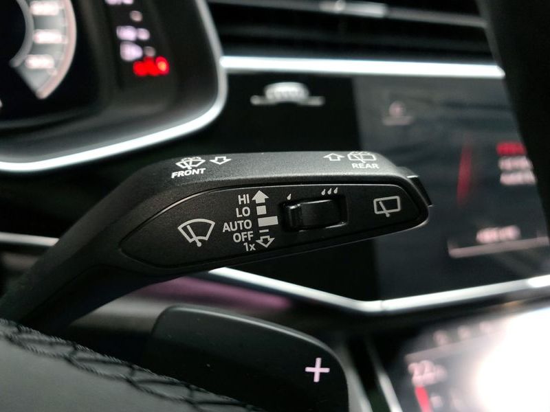 2021 Audi Q7 45 TDI Quattro Premium photo 28
