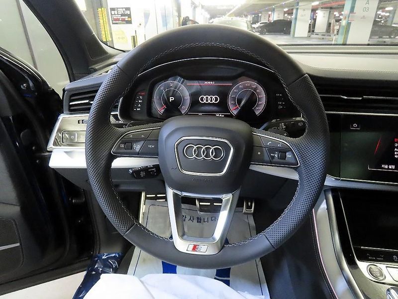 2026 Audi Q7 50 TDI Quattro Premium photo 10