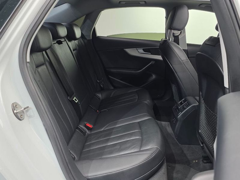 2018 Audi A4 35 TDI Quattro photo 11