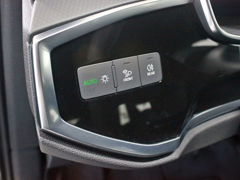 2026 Audi Q3 40 TFSI Quattro Premium photo 11