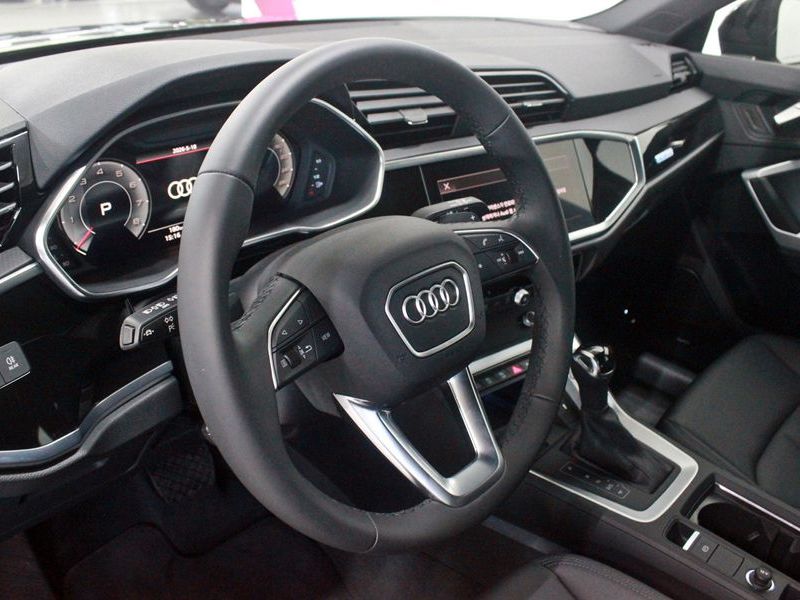 2026 Audi Q3 40 TFSI Quattro Premium photo 12
