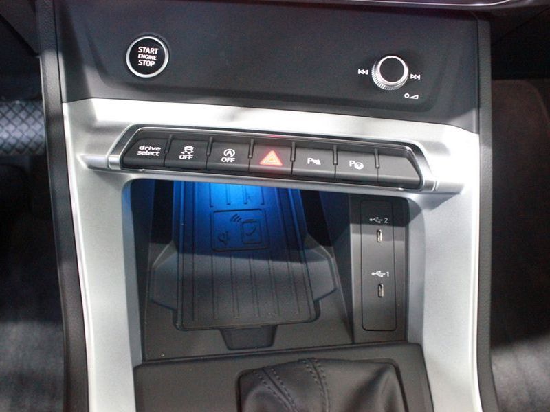 2026 Audi Q3 40 TFSI Quattro Premium photo 14
