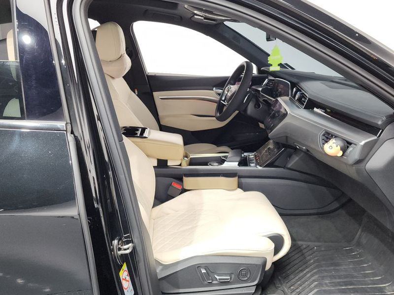 2021 Audi e-tron 55 Quattro Sportback photo 11