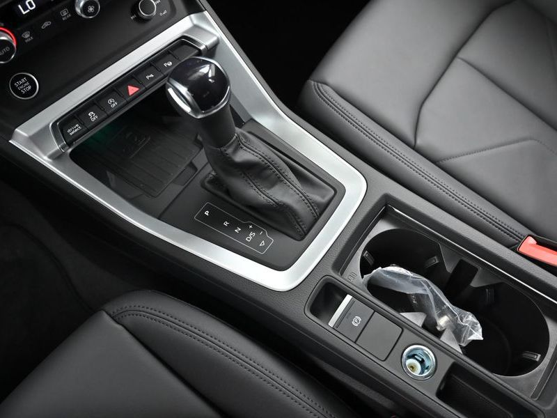 2025 Audi Q3 40 TFSI Quattro Premium photo 9