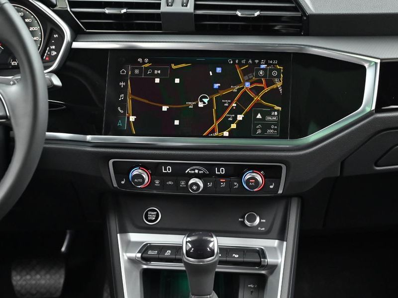 2025 Audi Q3 40 TFSI Quattro Premium photo 14
