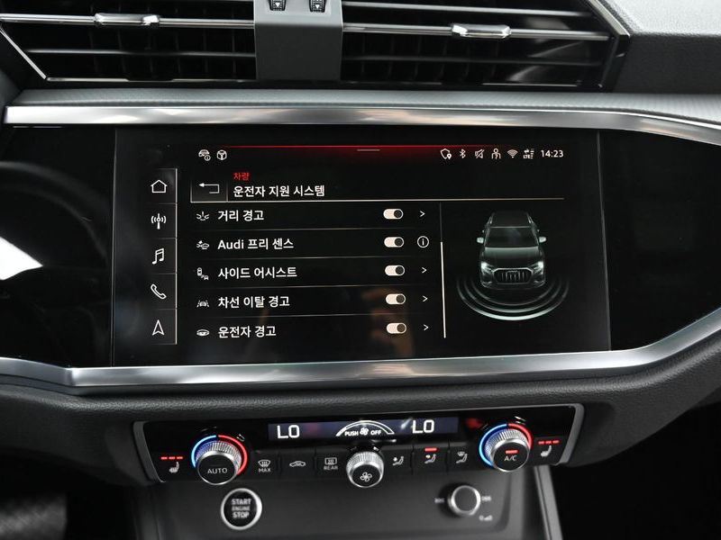 2025 Audi Q3 40 TFSI Quattro Premium photo 16
