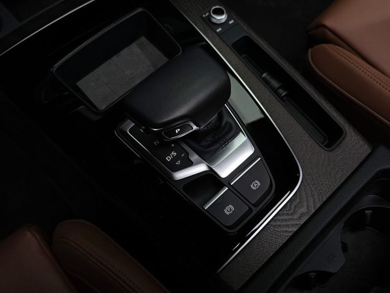 2023 Audi Q5 45 TFSI Quattro Premium Sportback photo 9