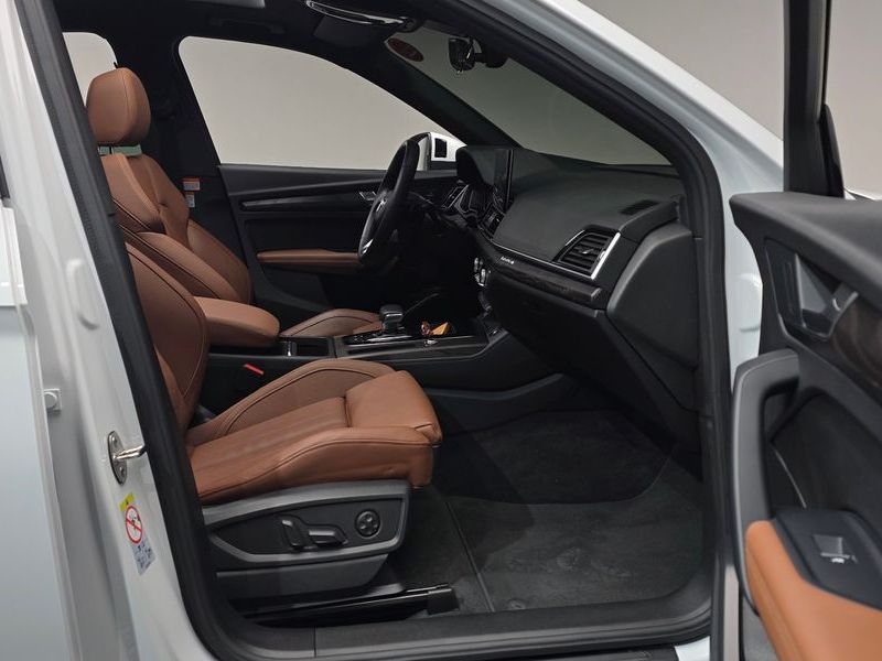 2023 Audi Q5 45 TFSI Quattro Premium Sportback photo 11