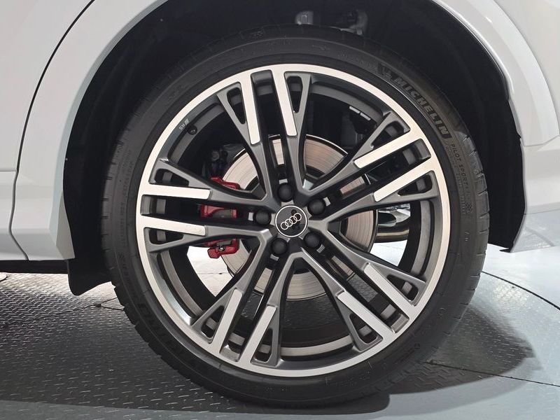 2025 Audi Q5 45 TFSI Quattro S Line Black Ediiton photo 21