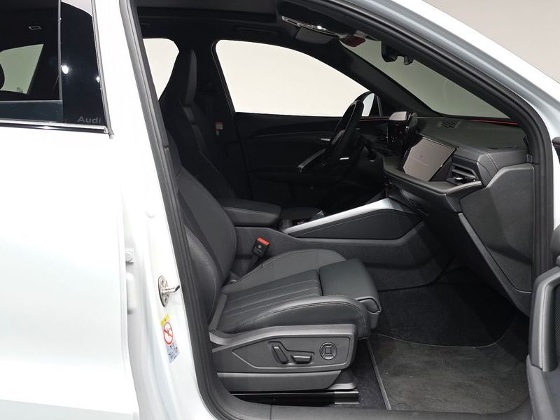 2025 Audi Q5 45 TFSI Quattro S Line Black Ediiton photo 26