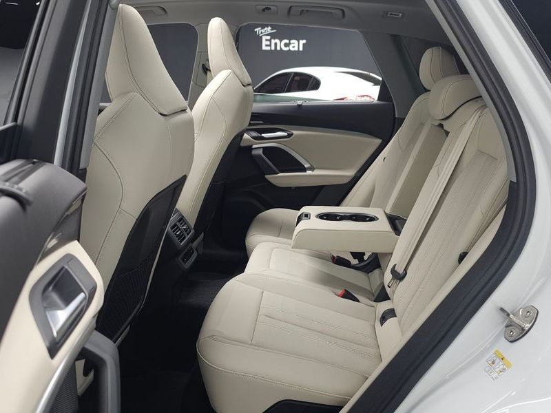 2025 Audi Q5 40 TFSI Quattro S Line photo 11