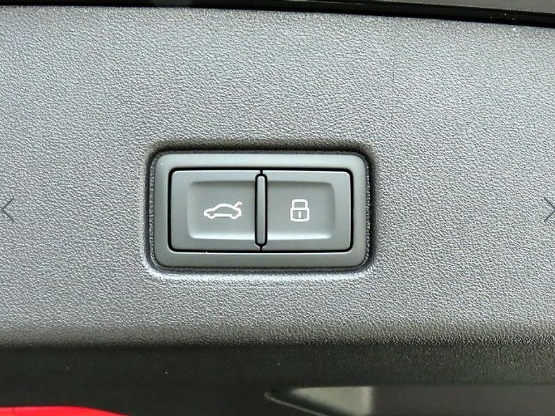 2024 Audi e-tron 40 Premium photo 18