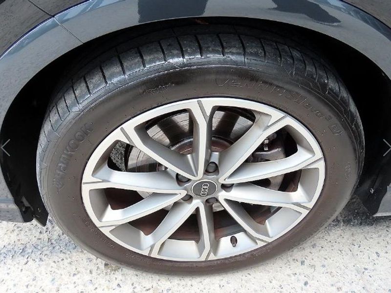 2024 Audi e-tron 40 Premium photo 20