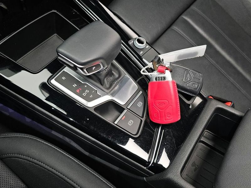 2021 Audi A4 40 TFSI Premium photo 9