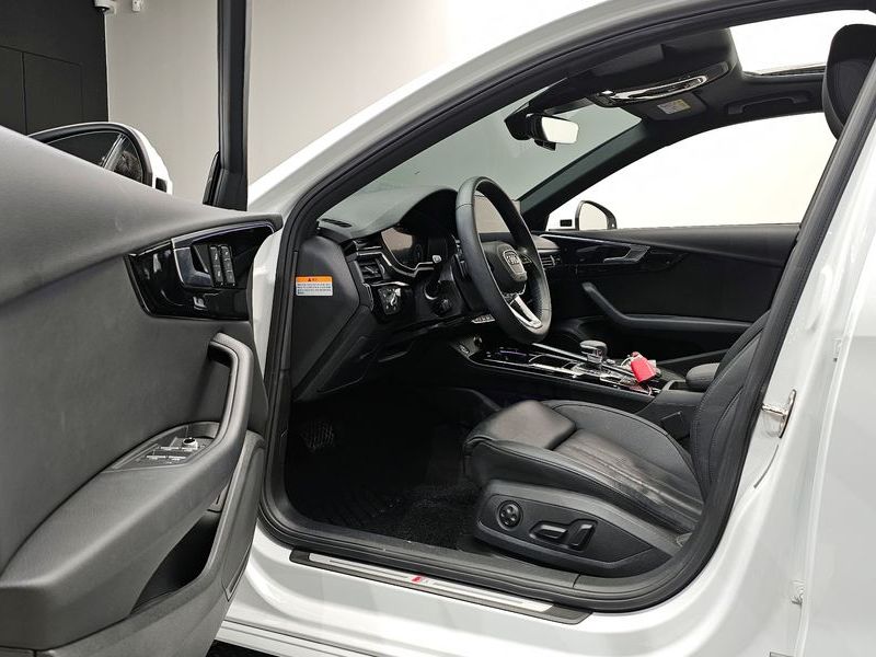 2021 Audi A4 40 TFSI Premium photo 10