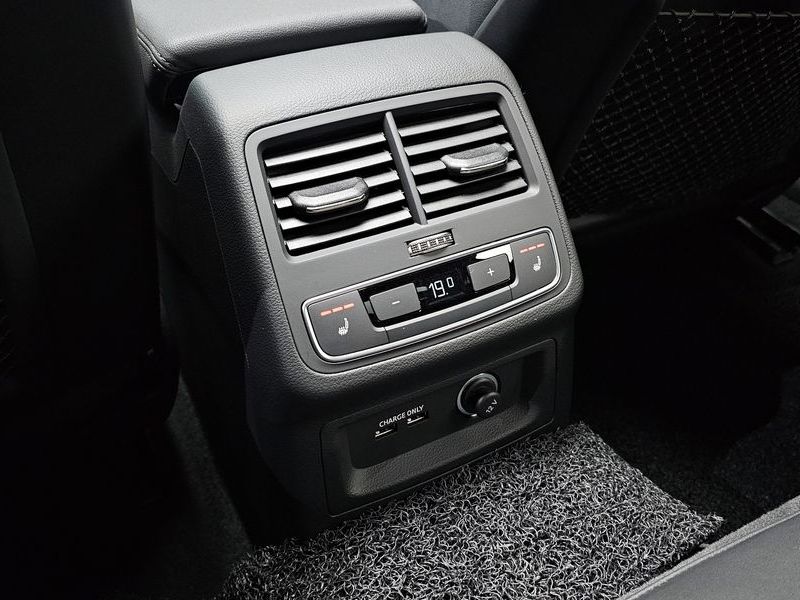 2021 Audi A4 40 TFSI Premium photo 17