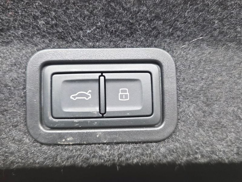 2024 Audi A6 45 TFSI Premium photo 16