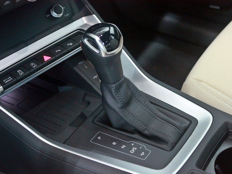 2026 Audi Q3 40 TFSI Quattro Premium photo 9