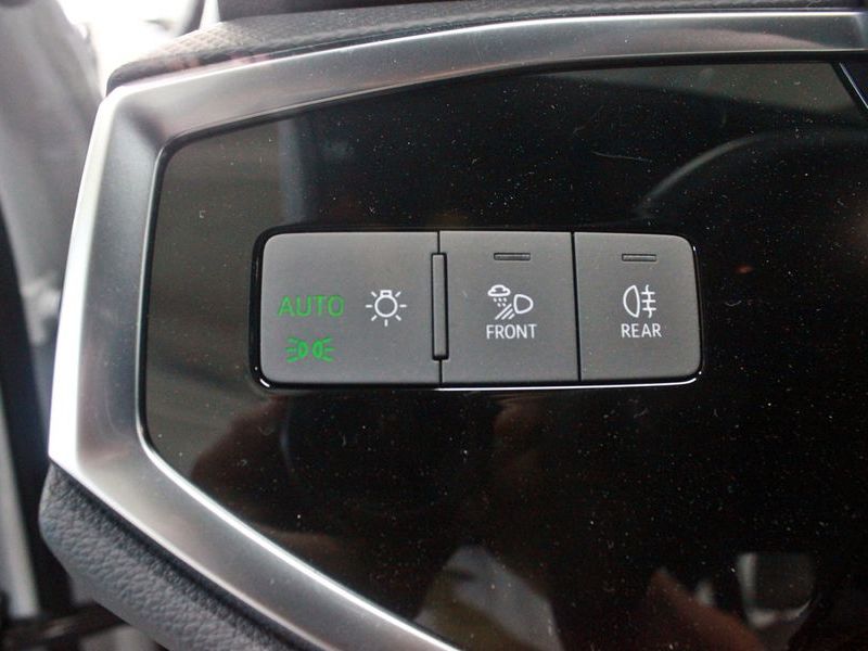 2026 Audi Q3 40 TFSI Quattro Premium photo 11