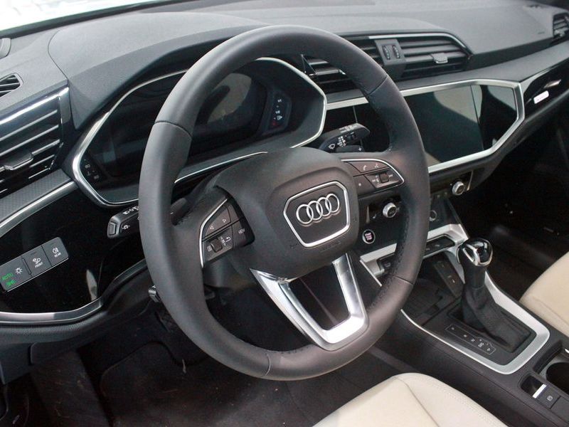2026 Audi Q3 40 TFSI Quattro Premium photo 12