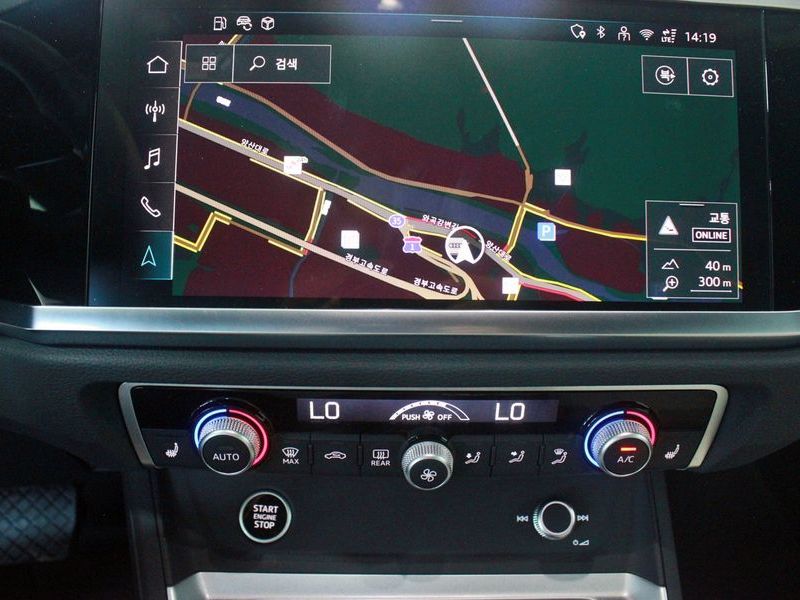 2026 Audi Q3 40 TFSI Quattro Premium photo 13
