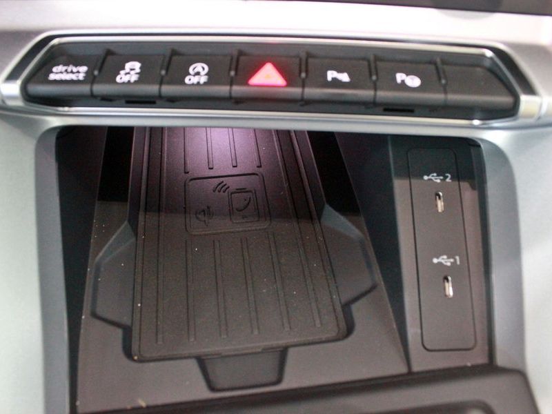 2026 Audi Q3 40 TFSI Quattro Premium photo 15