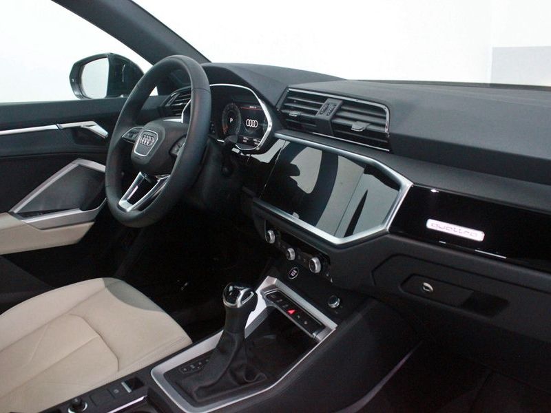 2026 Audi Q3 40 TFSI Quattro Premium photo 17