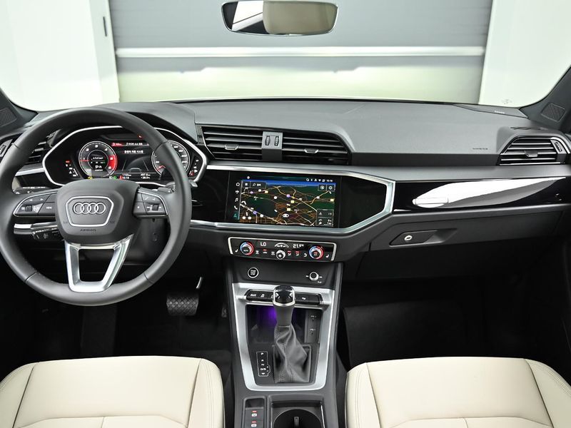 2025 Audi Q3 35 TDI Premium photo 7