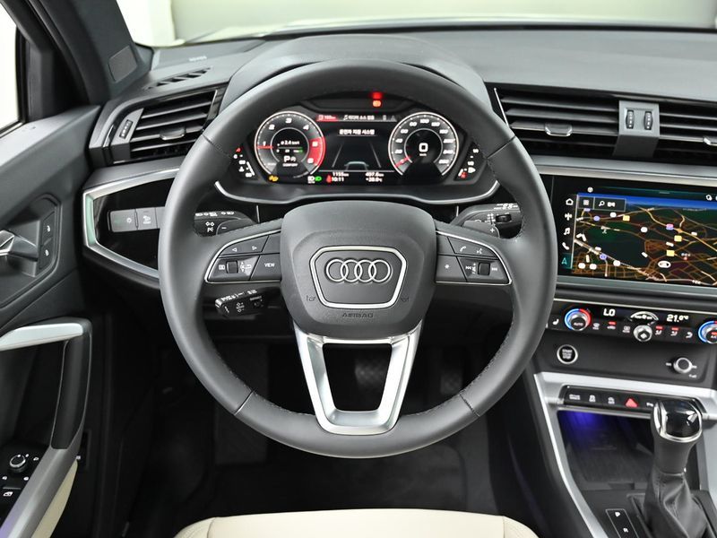 2025 Audi Q3 35 TDI Premium photo 13