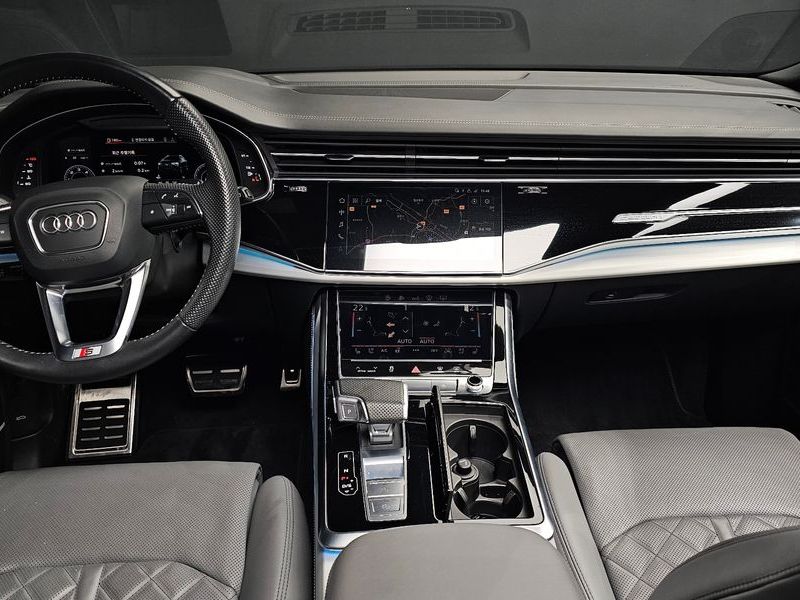 2020 Audi Q8 50 TDI Quattro Premium photo 7