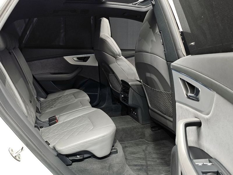 2020 Audi Q8 50 TDI Quattro Premium photo 11