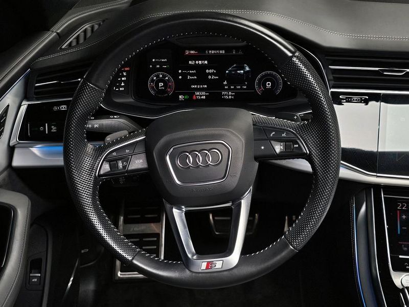 2020 Audi Q8 50 TDI Quattro Premium photo 13