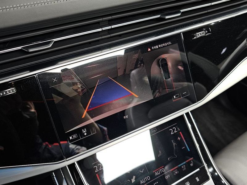 2020 Audi Q8 50 TDI Quattro Premium photo 16
