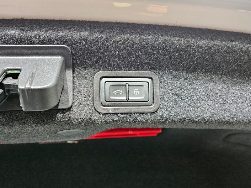 2023 Audi A6 40 TDI Premium photo 17