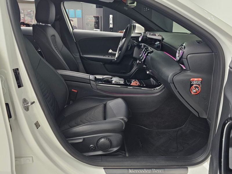 2020 Mercedes-Benz A-Class A220 Sedan photo 10