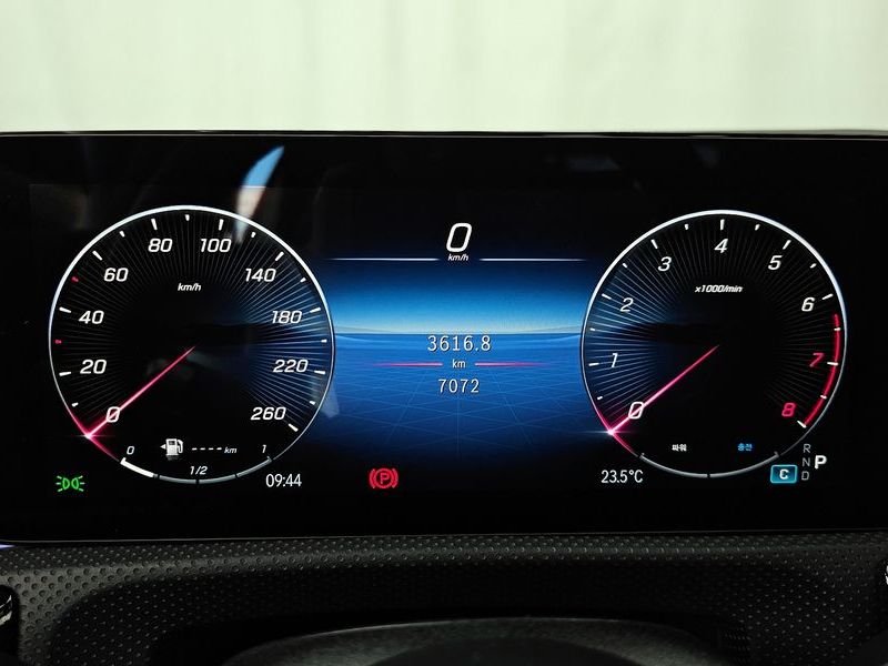 2026 Mercedes-Benz A-Class CLA250 4MATIC photo 8