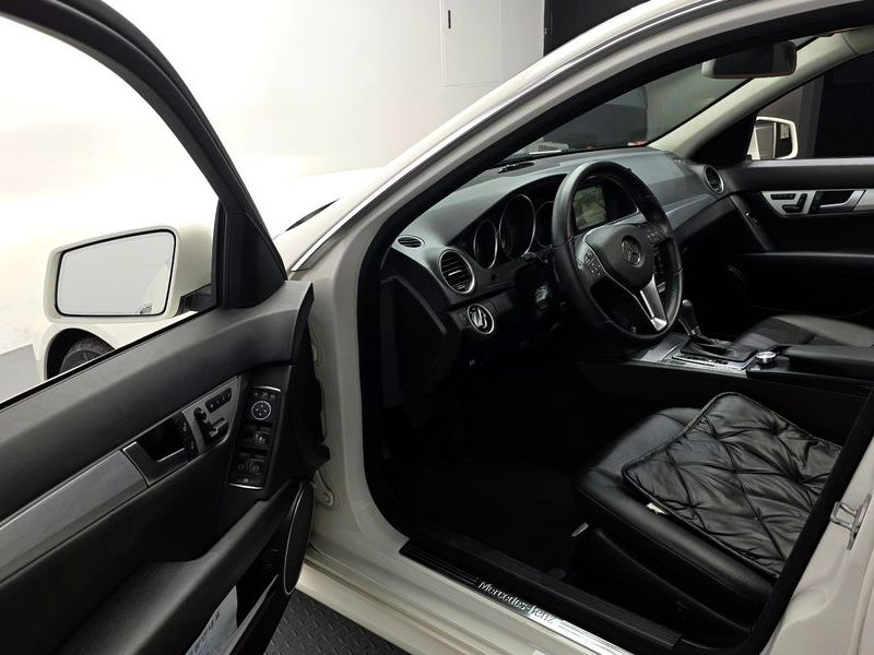 2012 Mercedes-Benz C-Class C200 CGI AVANTGARDE photo 10