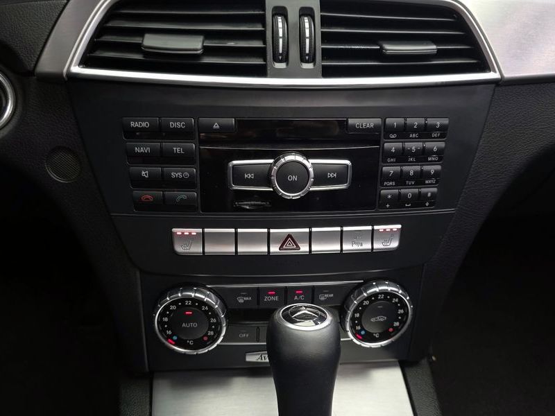 2012 Mercedes-Benz C-Class C200 CGI AVANTGARDE photo 17