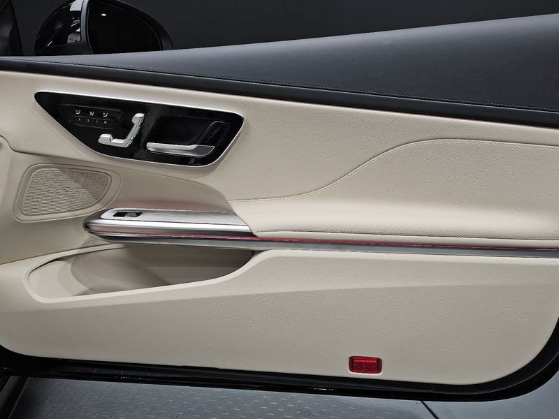 2026 Mercedes-Benz E-Class CLE200 Cabriolet photo 25